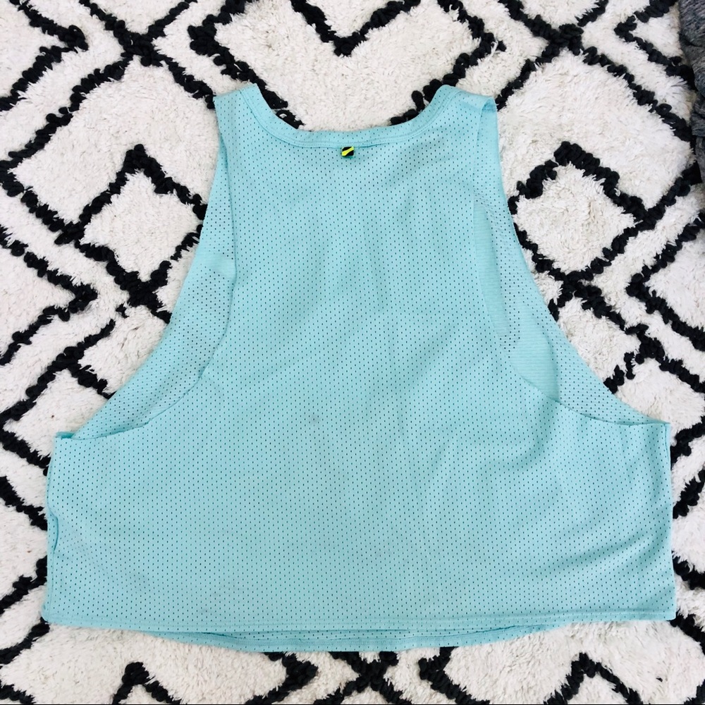 Nike Crop Athletic Tank - Sz XL - Picture 3 of 3